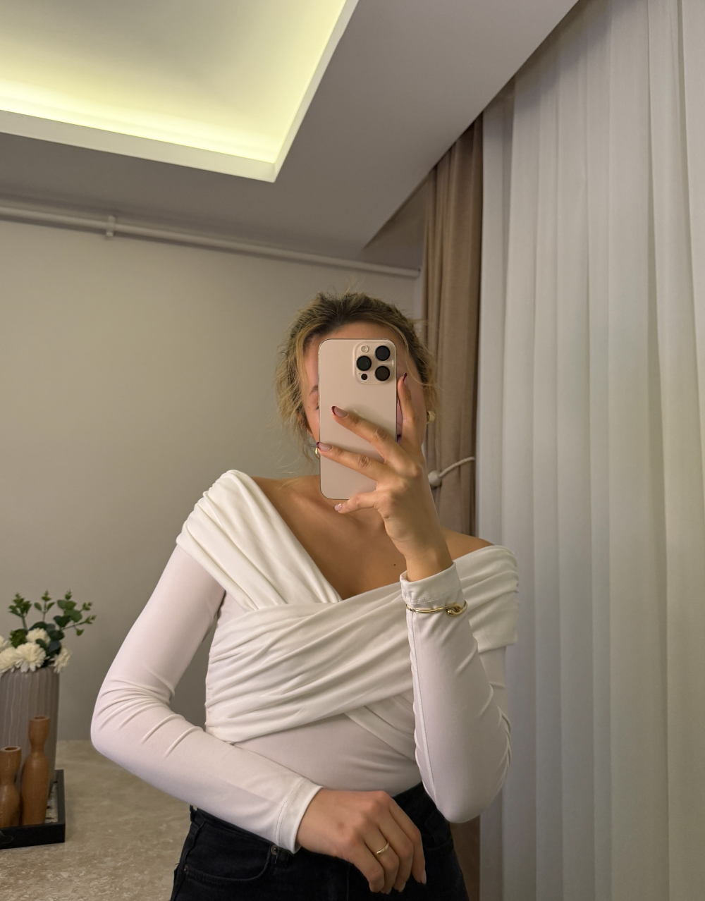 Kayık Yaka Beyaz Bluz